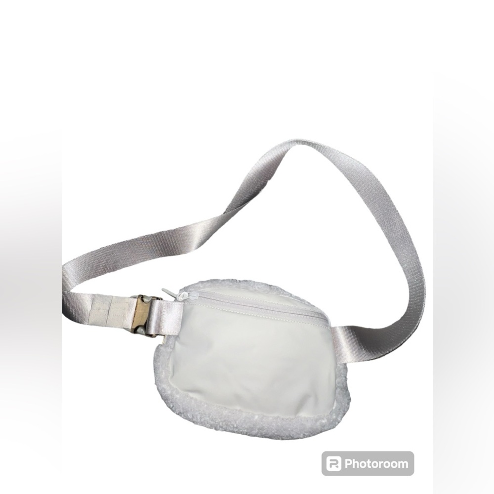 Lululemon Fur white belt bag